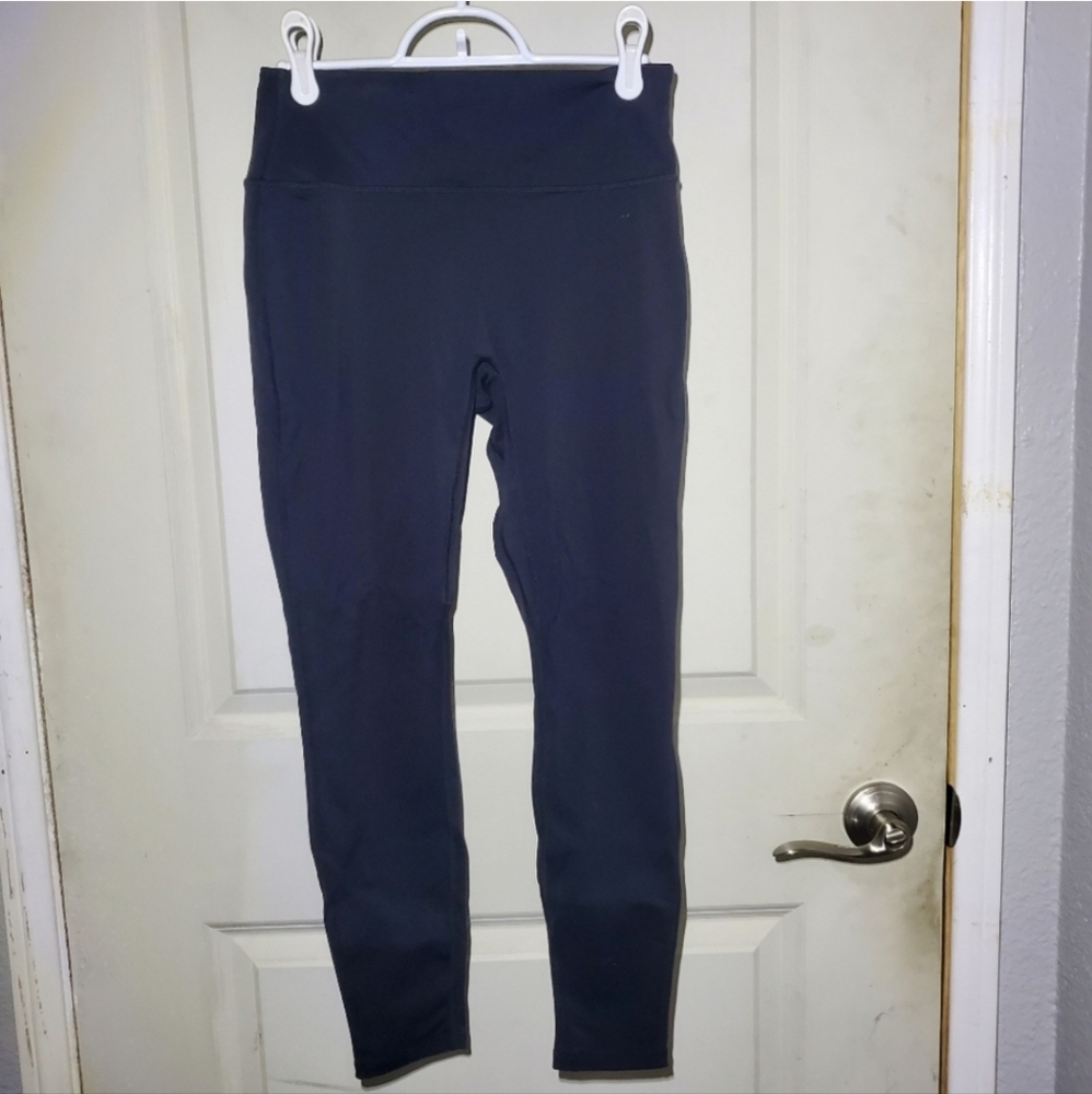 Fablectics leggings size medium.